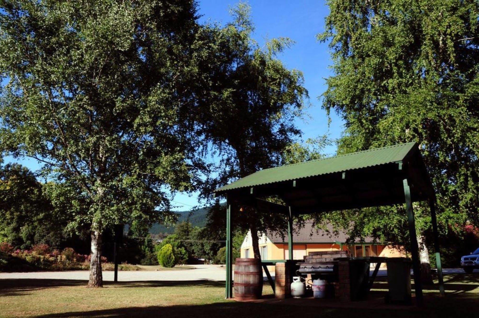 High Country Motor Inn Bright Dış mekan fotoğraf